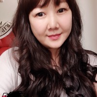 视频聊天镜头放哪里更自然？手机高度与视线技巧 - 免费视讯